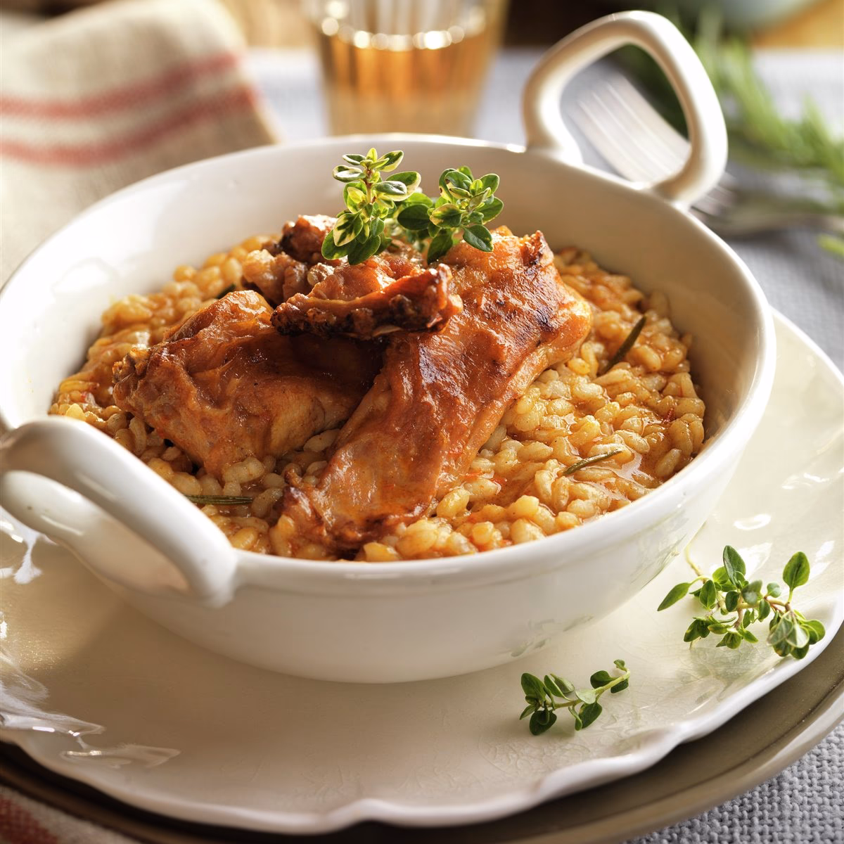 ¿Qué le puedo poner al arroz para que quede más rico?