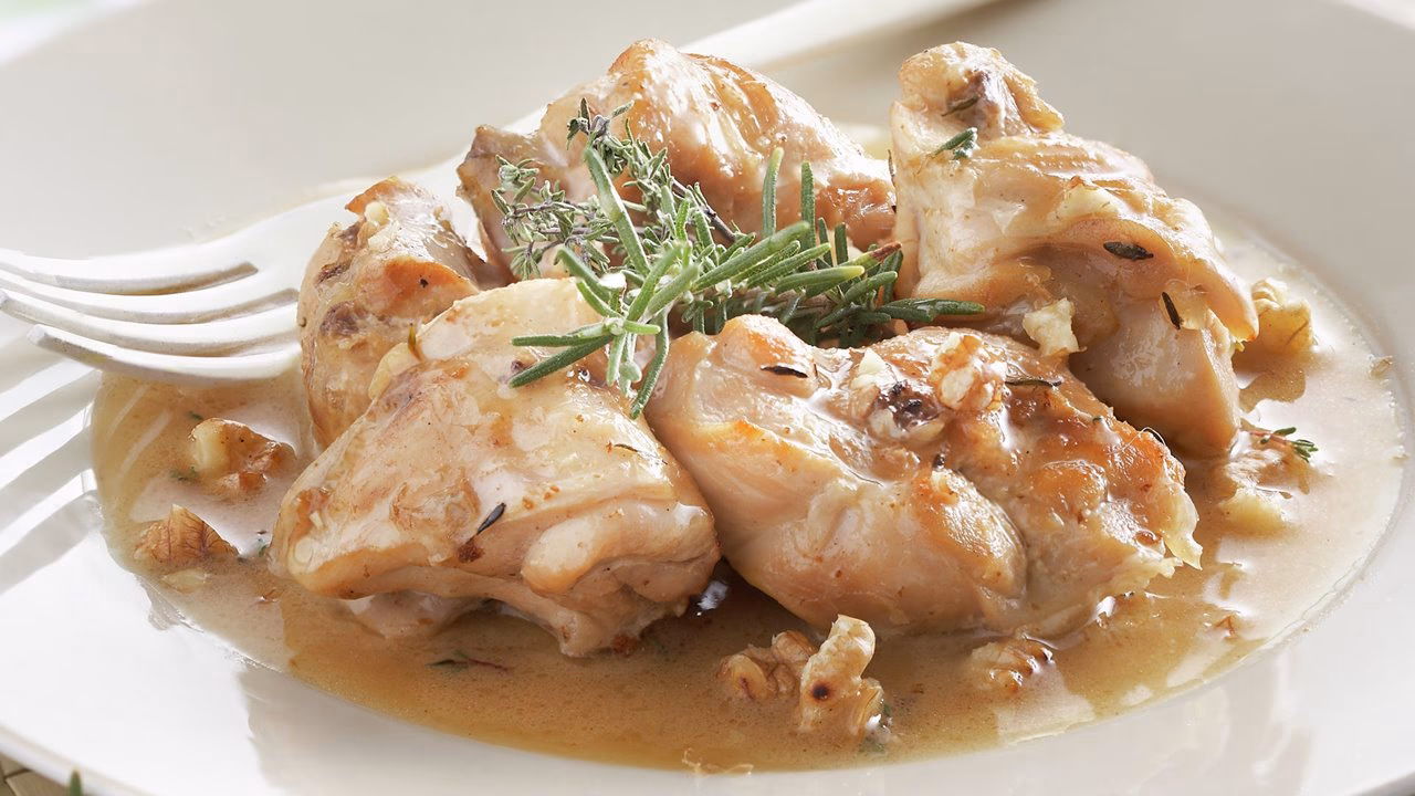 ¿Se puede marinar el conejo en vino blanco?