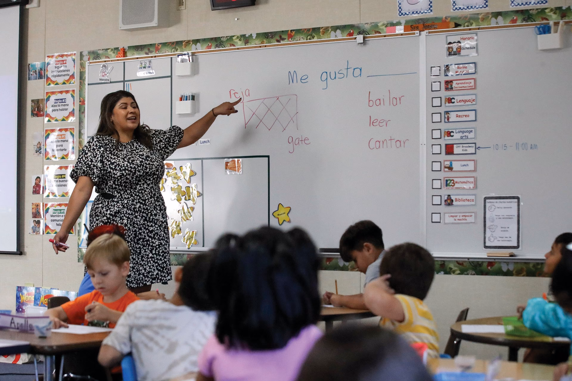 How many schools are in the Conejo Valley School District?