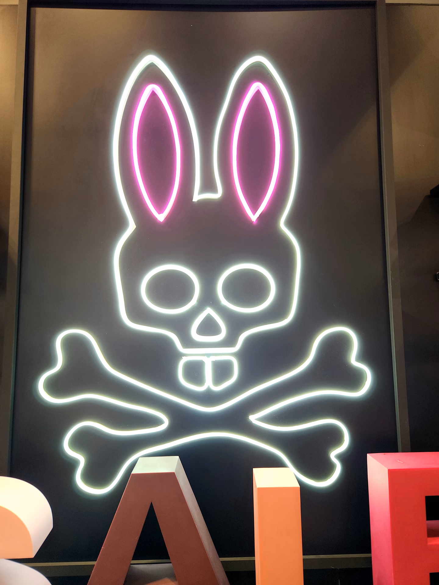 ¿Cuál es el famoso logo del conejo?