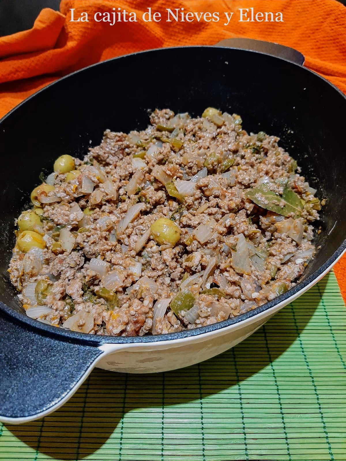 ¿Qué lleva un picadillo?